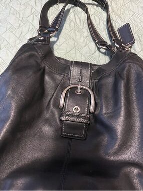 Coach vintage Classic Black Leather Shoulder Bag with Buckle Detail